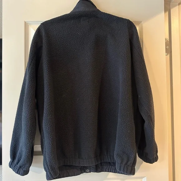 Vuori Utility Sherpa Jacket in Black - Picture 11 of 11